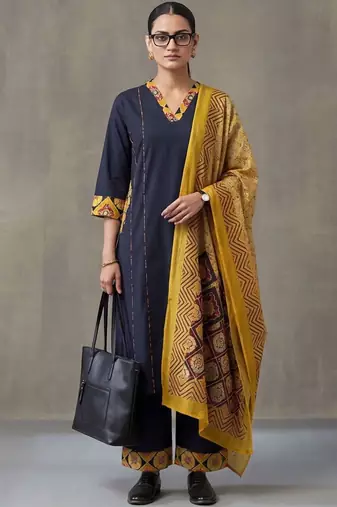 floral printed a-line cotton kurta & trousers sets