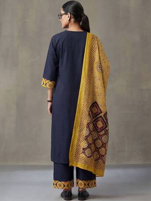 floral printed a-line cotton kurta & trousers sets 2