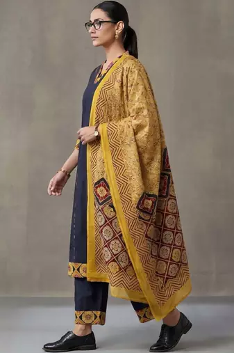 floral printed a-line cotton kurta & trousers sets