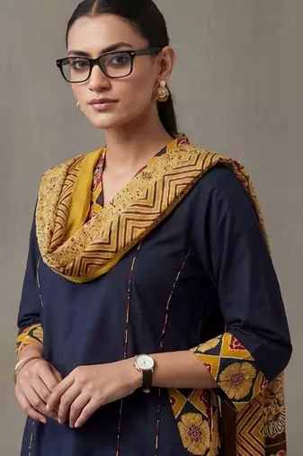floral printed a-line cotton kurta & trousers sets