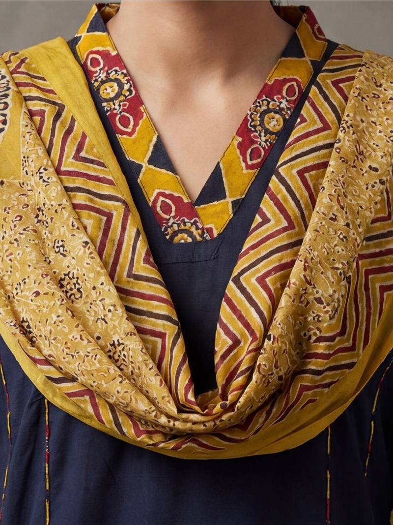 floral printed a-line cotton kurta & trousers sets