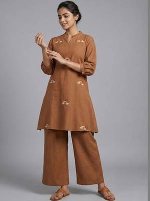 smart women ethnic motifs embroidered regular thread work kurta with palazzos 6