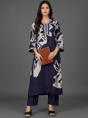 everyday classic women printed regular thread work chanderi silk kurta with trousers 1