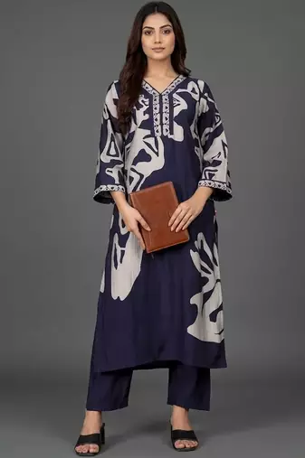 everyday classic women printed regular thread work chanderi silk kurta with trousers