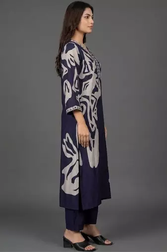 everyday classic women printed regular thread work chanderi silk kurta with trousers