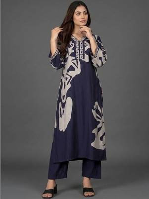 everyday classic women printed regular thread work chanderi silk kurta with trousers 4