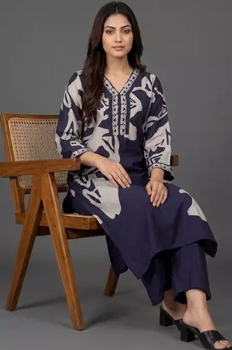 everyday classic women printed regular thread work chanderi silk kurta with trousers