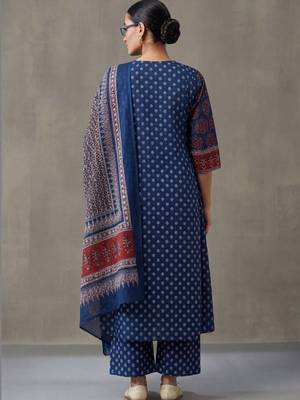 floral printed a-line cotton kurta & trousers sets 2
