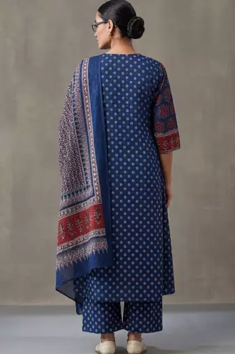 floral printed a-line cotton kurta & trousers sets