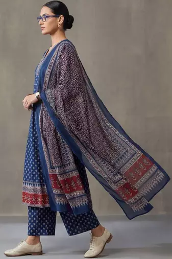 floral printed a-line cotton kurta & trousers sets