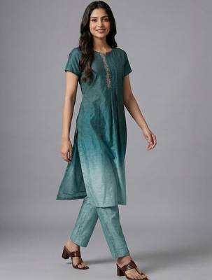 formal women ombre dyed pleated thread work kurta with trousers 5