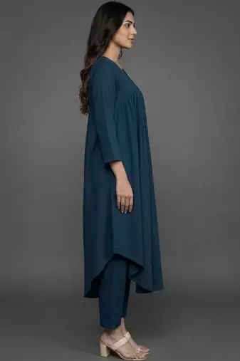 everyday classic women tiered silk crepe kurta with trousers