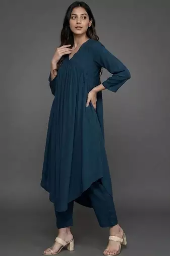 everyday classic women tiered silk crepe kurta with trousers