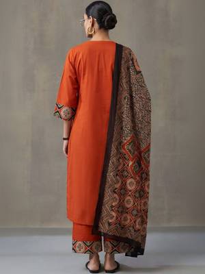 floral printed a-line cotton kurta & trousers sets 2