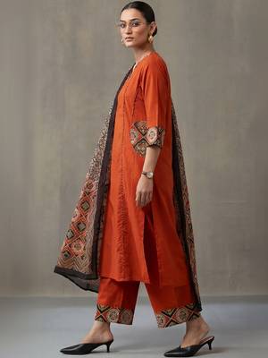 floral printed a-line cotton kurta & trousers sets 5