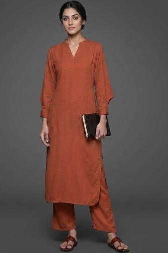 formal women regular silk crepe kurta with trousers