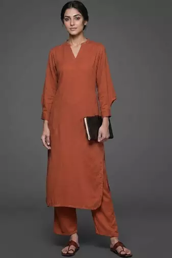 formal women regular silk crepe kurta with trousers