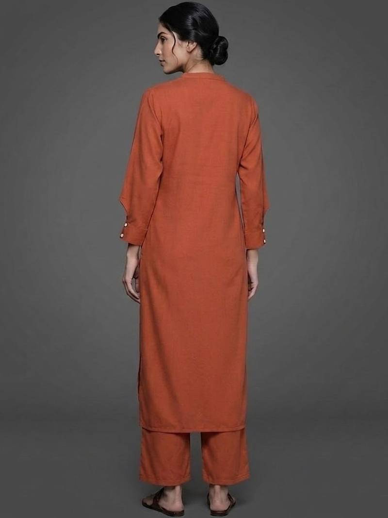 formal women regular silk crepe kurta with trousers