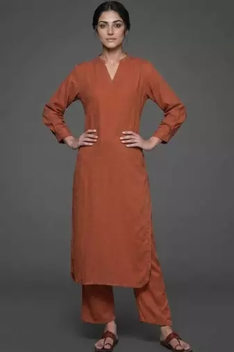 formal women regular silk crepe kurta with trousers