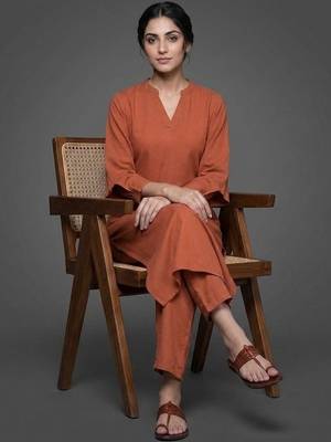 formal women regular silk crepe kurta with trousers 5
