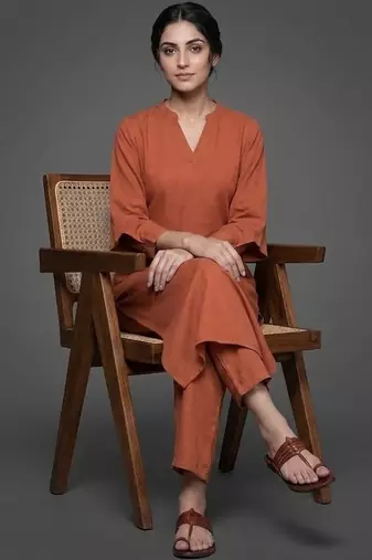 formal women regular silk crepe kurta with trousers
