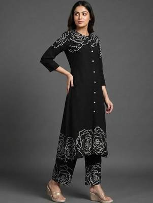 smart women floral printed regular cotton kurta with palazzos 5