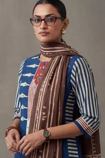 floral embroidered straight cotton kurta & trousers sets
