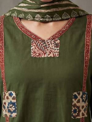 floral printed straight cotton kurta & trousers sets 6
