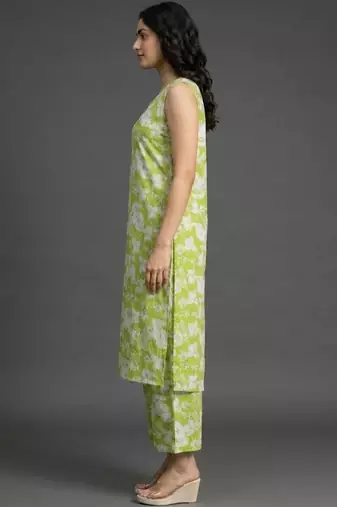 smart women floral printed regular kurta with palazzos