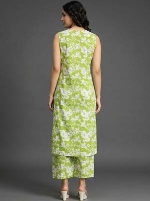 smart women floral printed regular kurta with palazzos 3