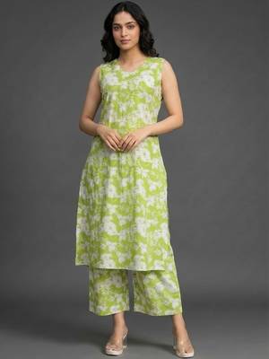 smart women floral printed regular kurta with palazzos 4