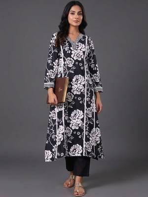 formal women floral printed panelled cotton kurta with trousers 1