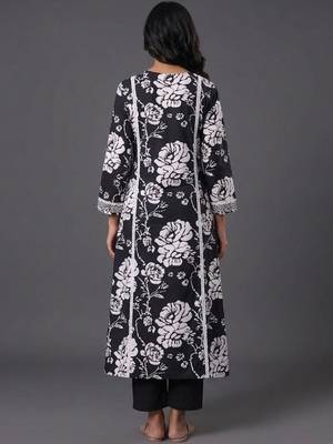 formal women floral printed panelled cotton kurta with trousers 3