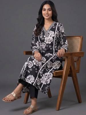 formal women floral printed panelled cotton kurta with trousers 5