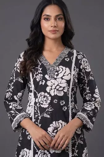 formal women floral printed panelled cotton kurta with trousers