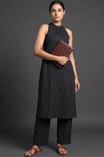 smart women striped regular silk crepe kurta with trousers