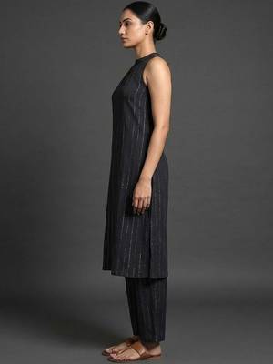 smart women striped regular silk crepe kurta with trousers 2