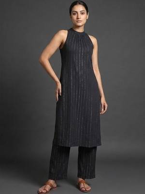 smart women striped regular silk crepe kurta with trousers 5
