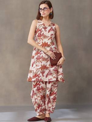 smart women ethnic motifs printed regular cotton kurta with harem pants 1
