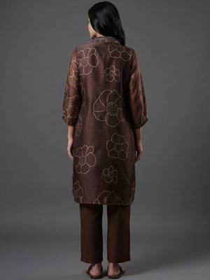 tailored women floral printed regular chanderi silk kurta with trousers 3