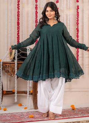Emerald green crinkled peplum kurta set 2