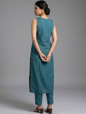 contemporary formal women regular kurta with trousers 3