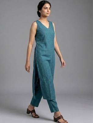 contemporary formal women regular kurta with trousers 5