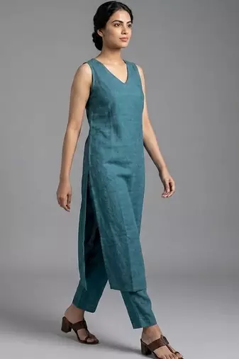 contemporary formal women regular kurta with trousers