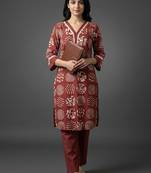 tailored women printed regular kurta with trousers