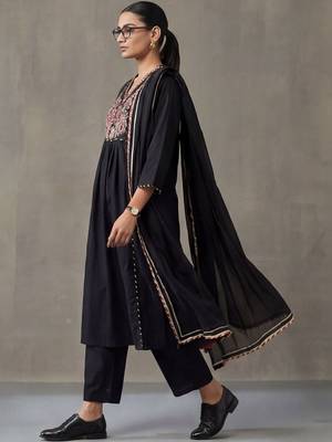 floral embroidered a-line cotton kurta & trousers sets 3
