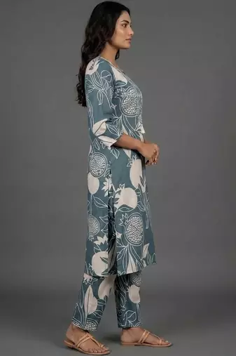 formal women floral printed regular thread work kurta with trousers