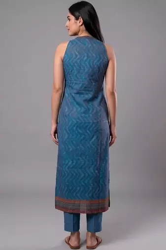 contemporary formal women ethnic motifs printed regular chanderi silk kurta with trousers