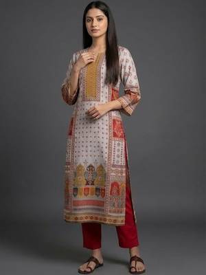 everyday classic women ethnic motifs printed regular chanderi silk kurta with trousers 4