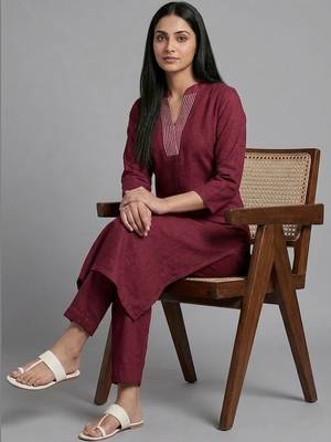 structured workwear women regular kurta with trousers 4